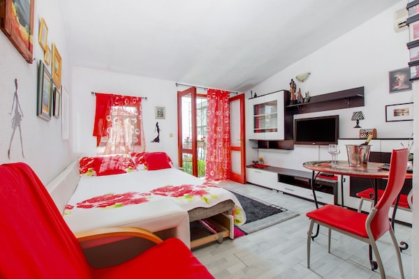 Studio Babilo A3 in Omiš: knus appartement op 40 meter van het strand - thumbnail 2
