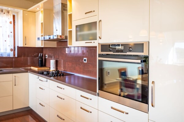 Ruim appartement met tuin in Radovin, 2 km van strand - thumbnail 4