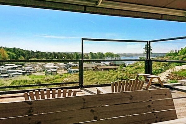 Zonnige vakantiewoning met zeezicht en terras nabij Strömstad - thumbnail 3