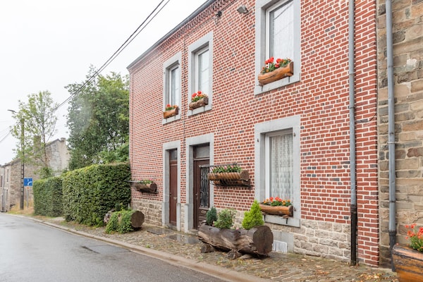 Authentiek 7-persoons vakantiehuis met terras in Viroinval - thumbnail 6