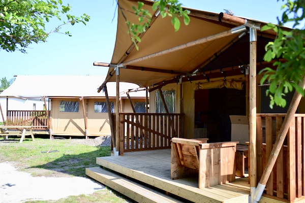 Safaritent aan Zee bij Strandpark Vlugtenburg in 's-Gravenzande - thumbnail 1