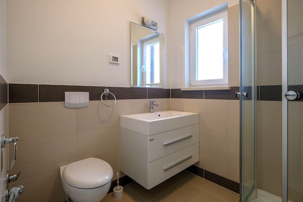 Op 600 m van het strand: modern appartement in Banjole - thumbnail 5