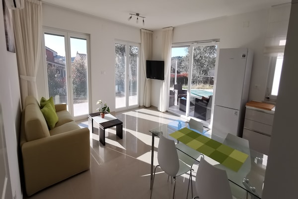 Op 600 m van het strand: modern appartement in Banjole - thumbnail 1