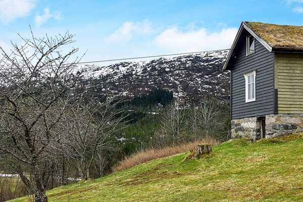 Sfeervol vrijstaand vakantiehuis nabij Jølstravannet, ideaal voor vissers en natuurliefhebbers - thumbnail 6