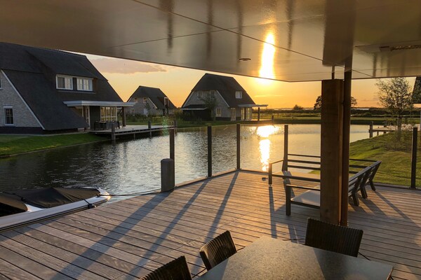 Vrijstaande watervilla voor 8 personen aan het Tjeukemeer in Friesland - thumbnail 5