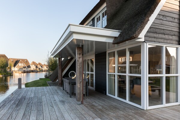 Luxueuze watersidevilla aan het Tjeukemeer met Finse sauna - thumbnail 6