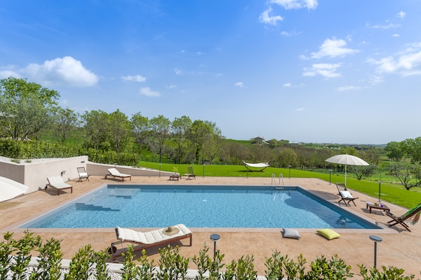 Authentiek vakantiehuis op het platteland van Le Marche met gedeeld zwembad - thumbnail 2