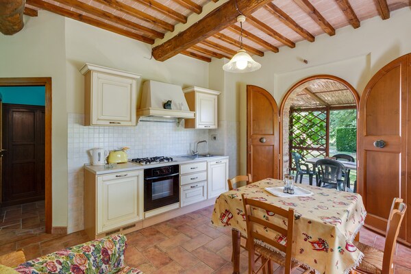 Knus appartement op Toscaans landgoed bij Casole d'Elsa met zwembad - thumbnail 3