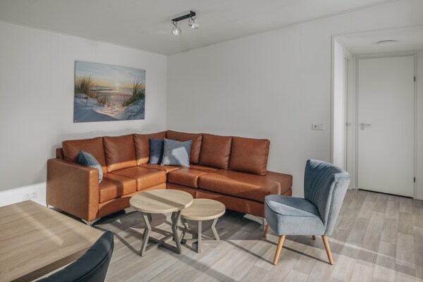Modern vrijstaand chalet met sauna op 650m van het strand in Domburg - thumbnail 2