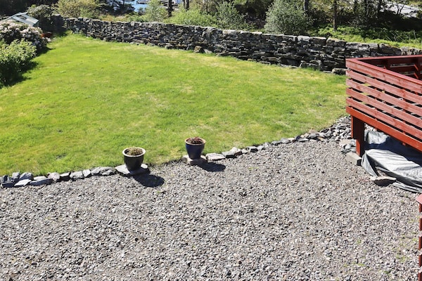 Vrijstaand vakantiehuis aan de fjord met eigen steiger en boot - thumbnail 6