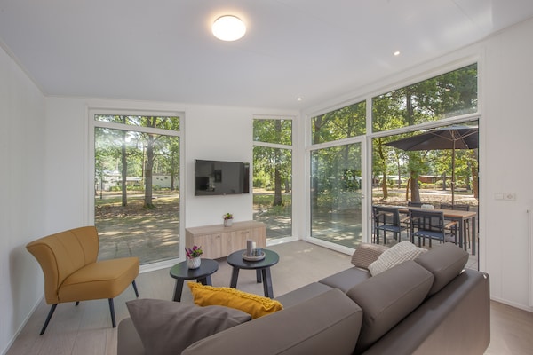 Modern vrijstaand chalet in bosrijk Mierlo, 4 pers. - thumbnail 2