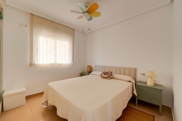 Zonovergoten appartement in Denia, 100m van strand met tuin - thumbnail 3