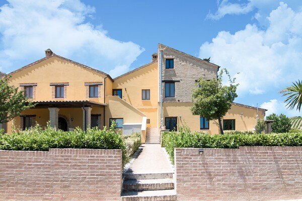 Elegant appartement Liquirizia met bubbelbad in San Benedetto del Tronto - thumbnail 1
