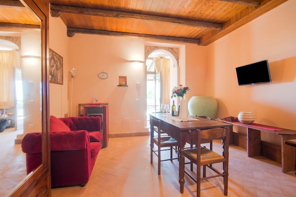 Viola: Landelijk appartement met zwembad nabij Ascoli Piceno - thumbnail 3