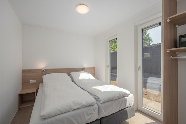 Vrijstaande lodge in Bospark 't Wolfsven nabij Eindhoven - thumbnail 4