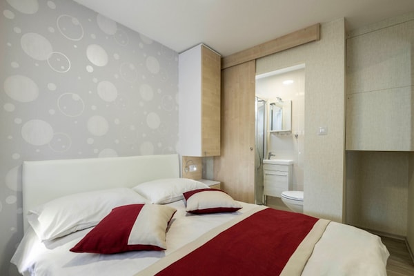 6-persoons stacaravan in Banjole op 1 km van de zee · 35 m² - thumbnail 2
