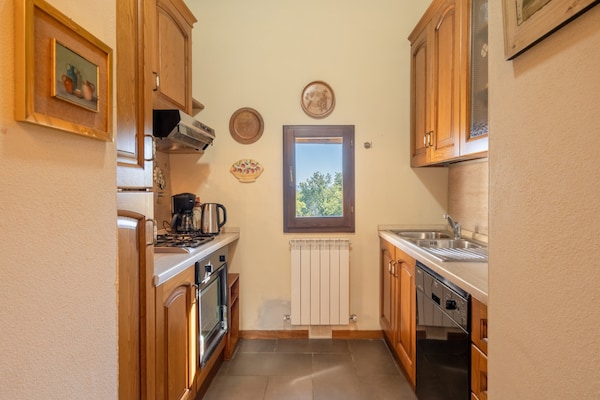 Ruim galerij-appartement voor 11 in Toscaans bos met zwembad - thumbnail 5