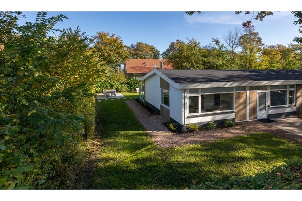Elegant vakantiehuis met privésauna in rustig Oosterpark, Oostkapelle - thumbnail 6