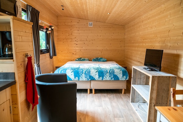 Tiny house met houten charme in Olloy-sur-Viroin, 2 pers. - thumbnail 3