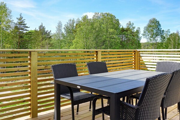 Op 400 m van zee: Modern vakantiehuis voor 5 personen in Strömstad - thumbnail 2