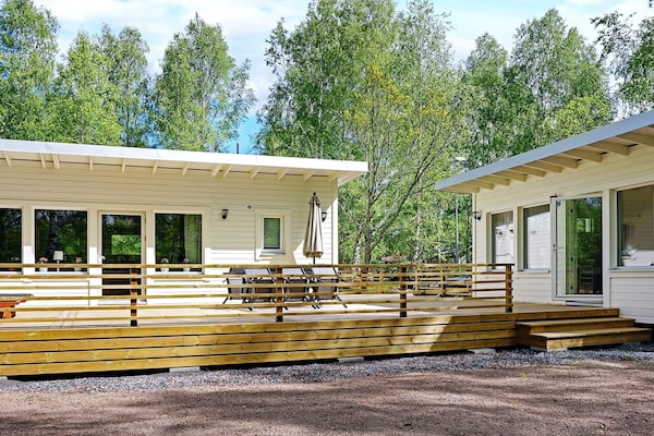 Vakantiehuis in Loftahammar: op 1 km van de golfbaan en zee - thumbnail 1