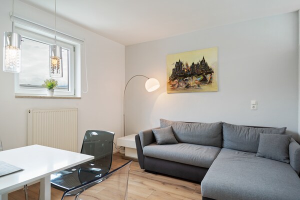 Zonnig appartement voor 6 met bergzicht bij het Tivoli Stadion - thumbnail 2