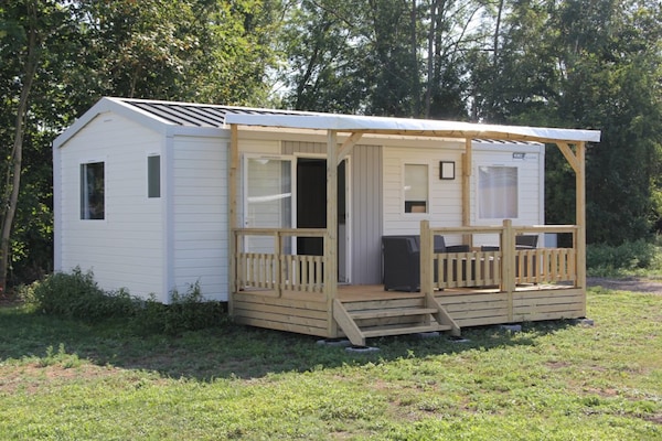 Knus chalet in hartje Friese natuur met veranda en bootverhuur - thumbnail 1