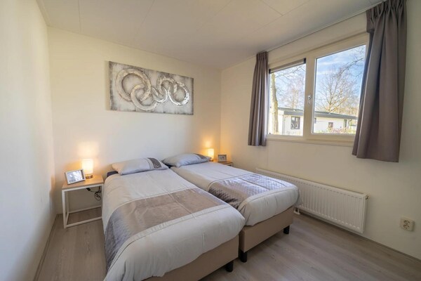 Luxe vrijstaand waterhuis voor 8 personen in West-Graftdijk - thumbnail 6