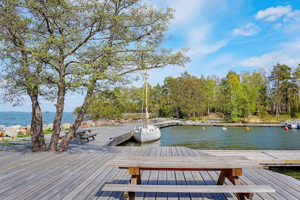 Nieuwe stuga aan het Mälaren met groot terras op 100 meter van het strand - thumbnail 5