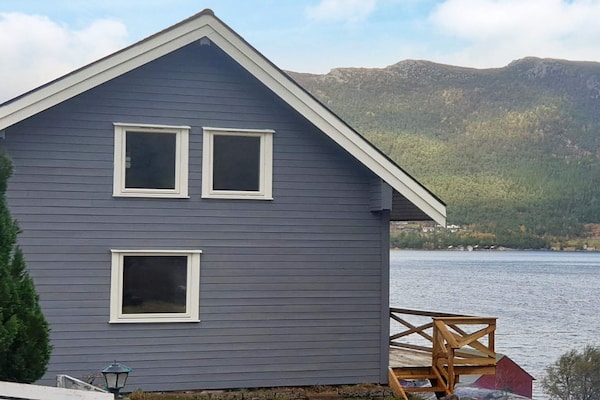 Modern vakantiehuis in Svelgen met panoramisch uitzicht op Frøysjøen - thumbnail 2