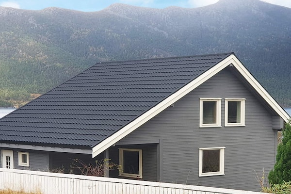 Modern vakantiehuis in Svelgen met panoramisch uitzicht op Frøysjøen - thumbnail 3