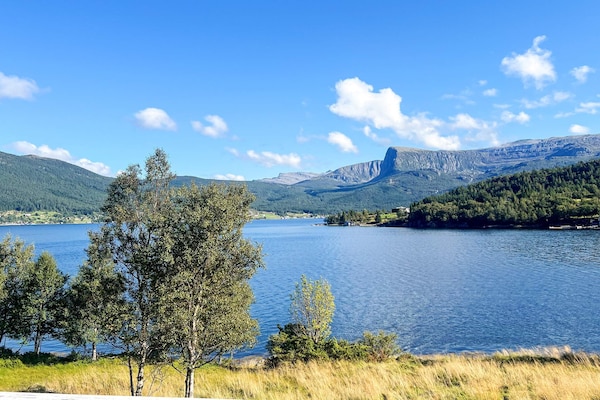 Modern vakantiehuis in Svelgen met panoramisch uitzicht op Frøysjøen - thumbnail 5