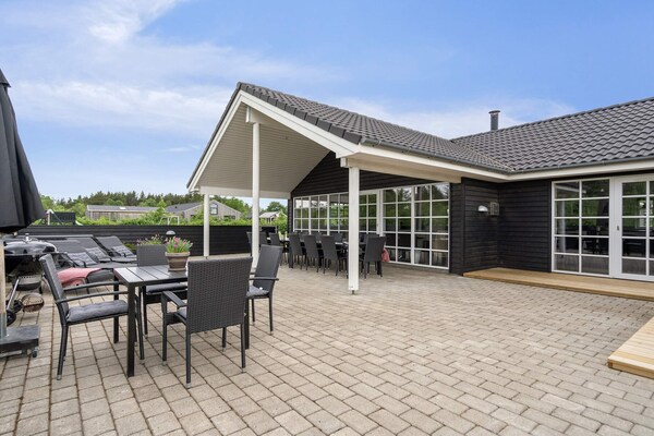 Luxe vakantiehuis voor 18 personen met zwembad en wellness bij Houstrup Strand - thumbnail 3