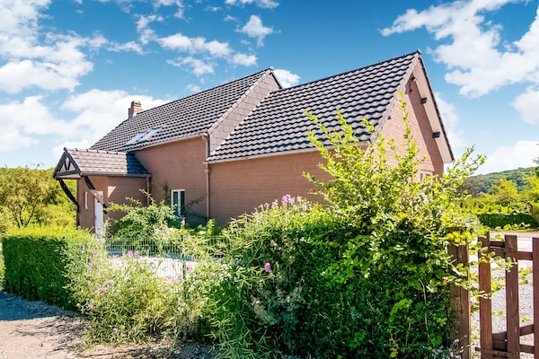 Ruim vakantiehuis voor 9 personen met omheinde tuin in bosrijk Treignes - thumbnail 6