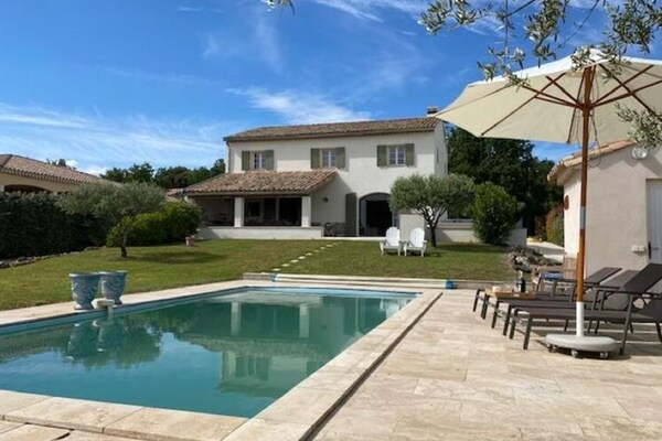 Ruim vakantiehuis met privézwembad en tuin bij Uzès, geschikt voor 10 personen - thumbnail 6