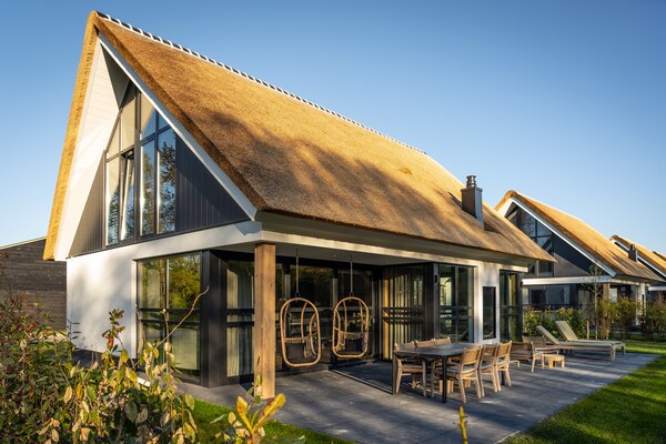 Luxe wellnessvilla aan het Krimbosbos op Villapark Buytenveldt - thumbnail 1
