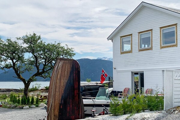 Strandparadijs aan de Hardangerfjord met privé zandstrand en panoramisch uitzicht - thumbnail 2