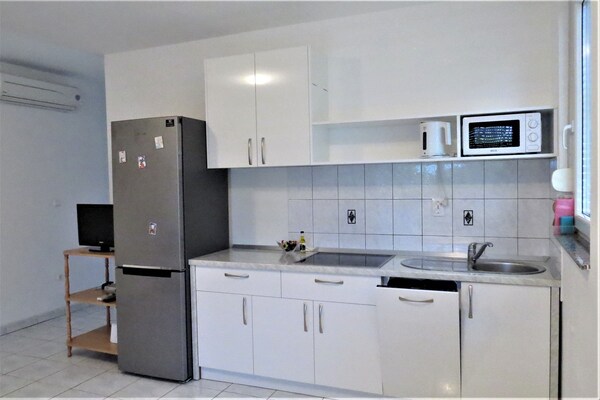 Appartement met panoramisch zeezicht en terras in Mandre, Pag - thumbnail 4