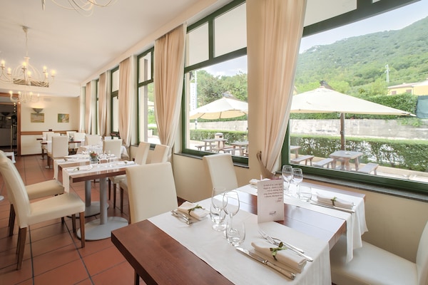 Modern vakantiehuis met zwembad in Foligno - thumbnail 3