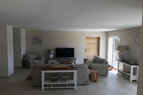 Design villa met privézwembad en panoramisch wijngaarduitzicht nabij Le Muy - thumbnail 3