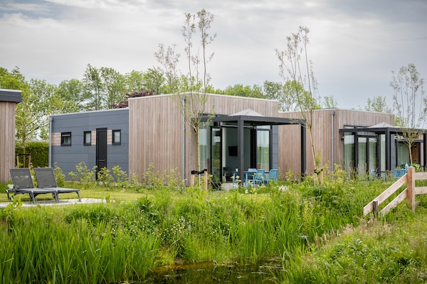 Milieuvriendelijke lodge aan het Markermeer in Wijdenes - thumbnail 1