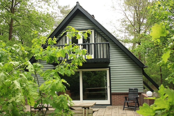 Vrijstaande bosbungalow op Vakantiepark Herperduin voor 6 personen - thumbnail 1