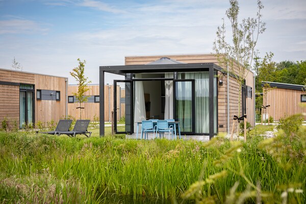 Moderne Eco-Lodge aan het Markermeer met 2 slaapkamers en eigen terras - thumbnail 1