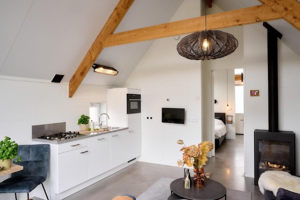 Luxueuze wellnesslodge voor 2 personen aan het water op Landgoed De IJsvogel - thumbnail 3