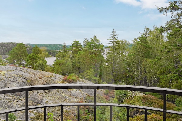 Op 1,5 km van zee: Modern appartement voor 6 personen in Henån - thumbnail 4