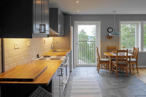 Op 1,5 km van zee: Modern appartement voor 6 personen in Henån - thumbnail 5