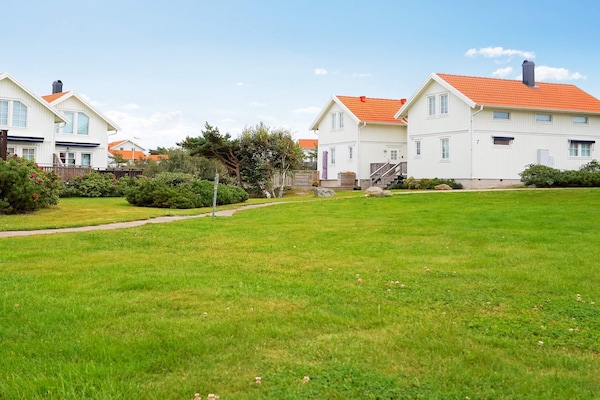 Fris vakantiehuis bij zee en golfbaan in Mollösund, Orust - thumbnail 6