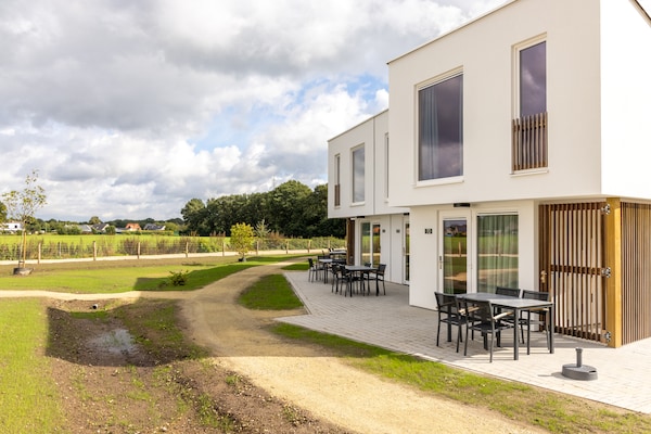 Trendy 6-persoons bungalow in autovrij park bij Hechtel-Eksel - thumbnail 1