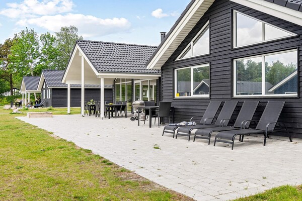 Aan zee: Ruim vakantiehuis in Væggerløse voor 18 personen · 242 m² - thumbnail 4