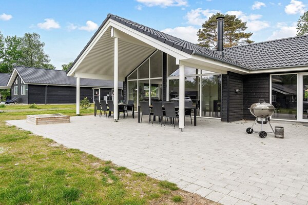 Aan zee: Ruim vakantiehuis in Væggerløse voor 18 personen · 242 m² - thumbnail 5